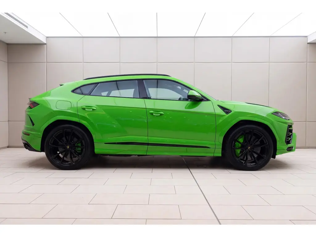 Image for 2024 Urus S at position 2