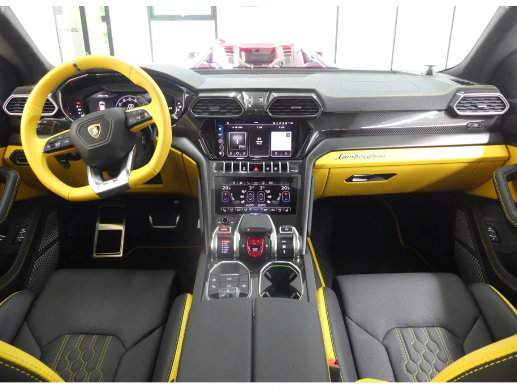 Image for 2024 Urus S at position 7