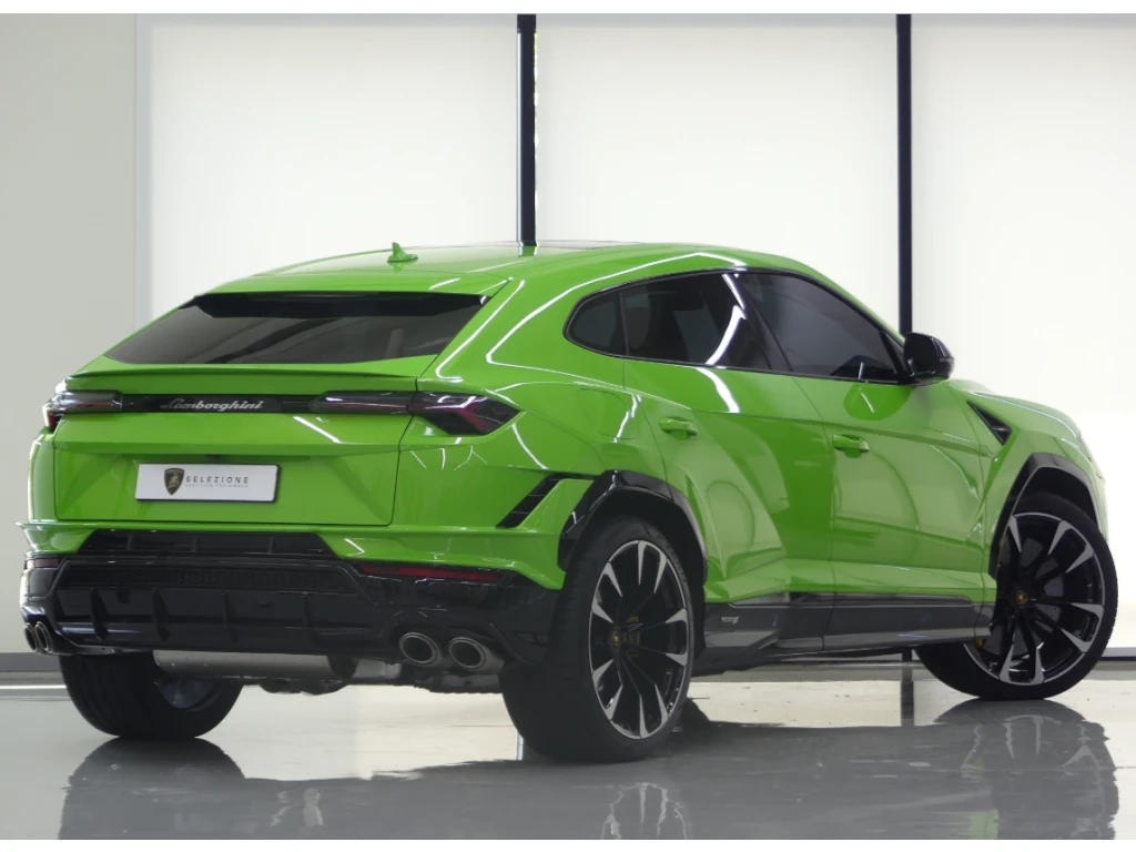 Image for 2024 Urus S at position 3