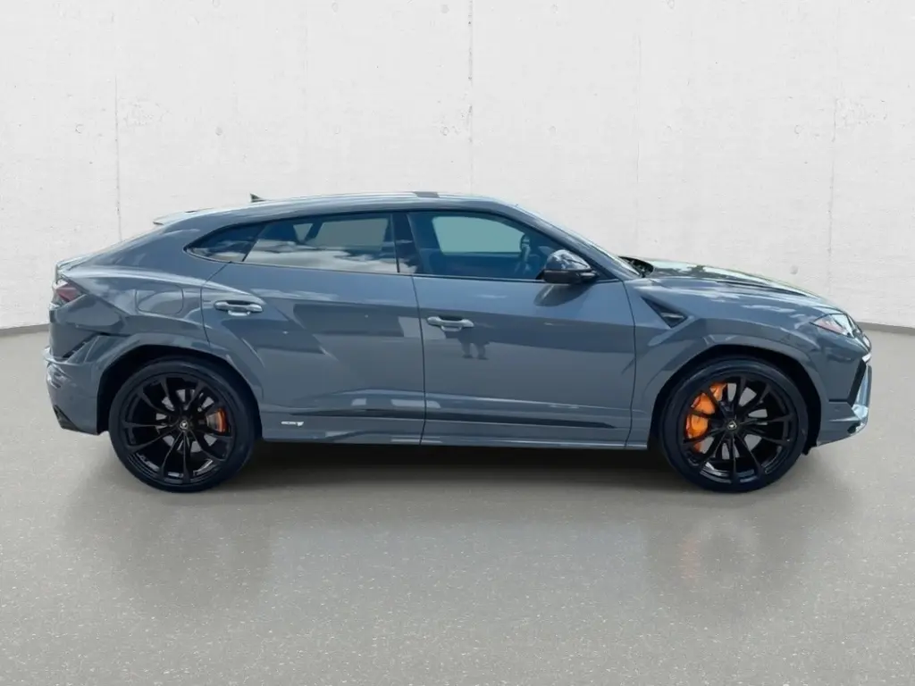 Image for 2024 Urus S at position 2