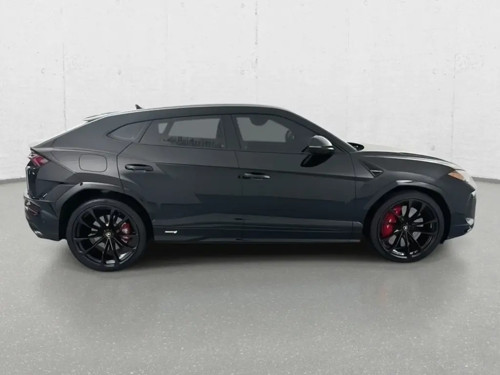 Image for 2024 Urus S at position 2