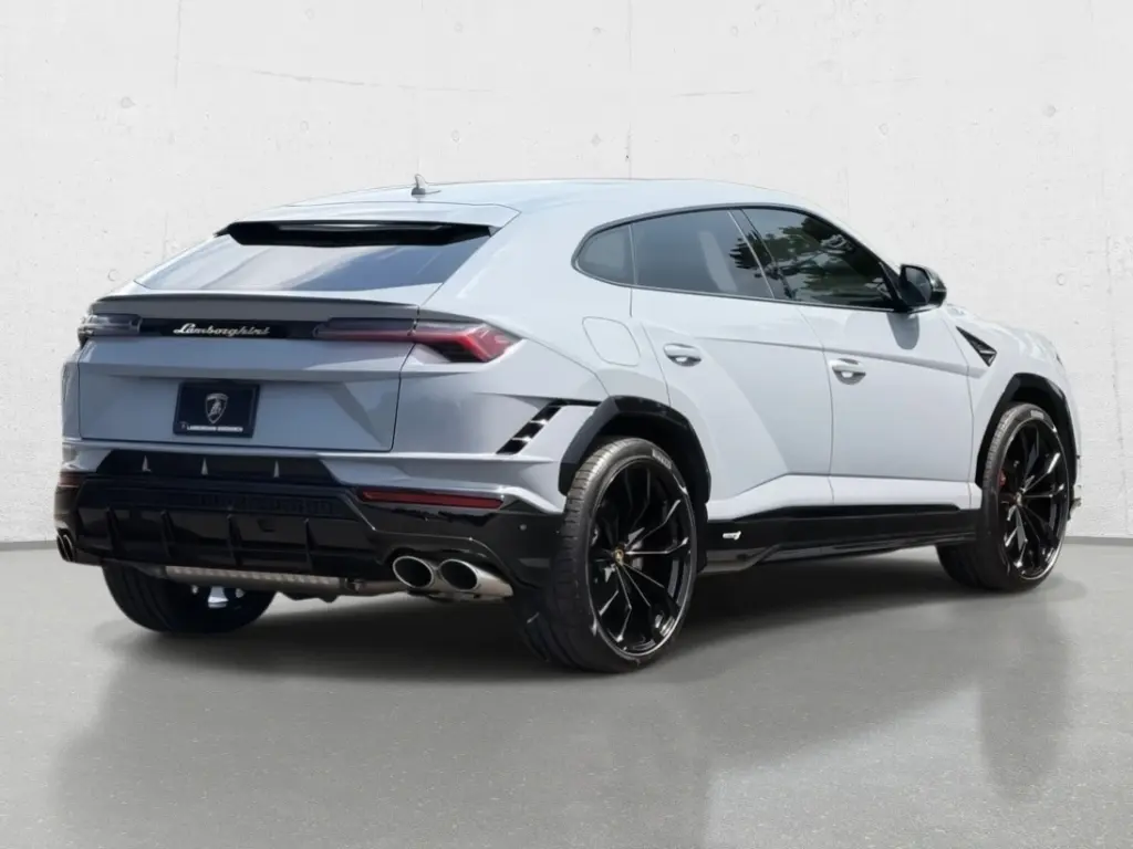 Image for 2024 Urus S at position 3