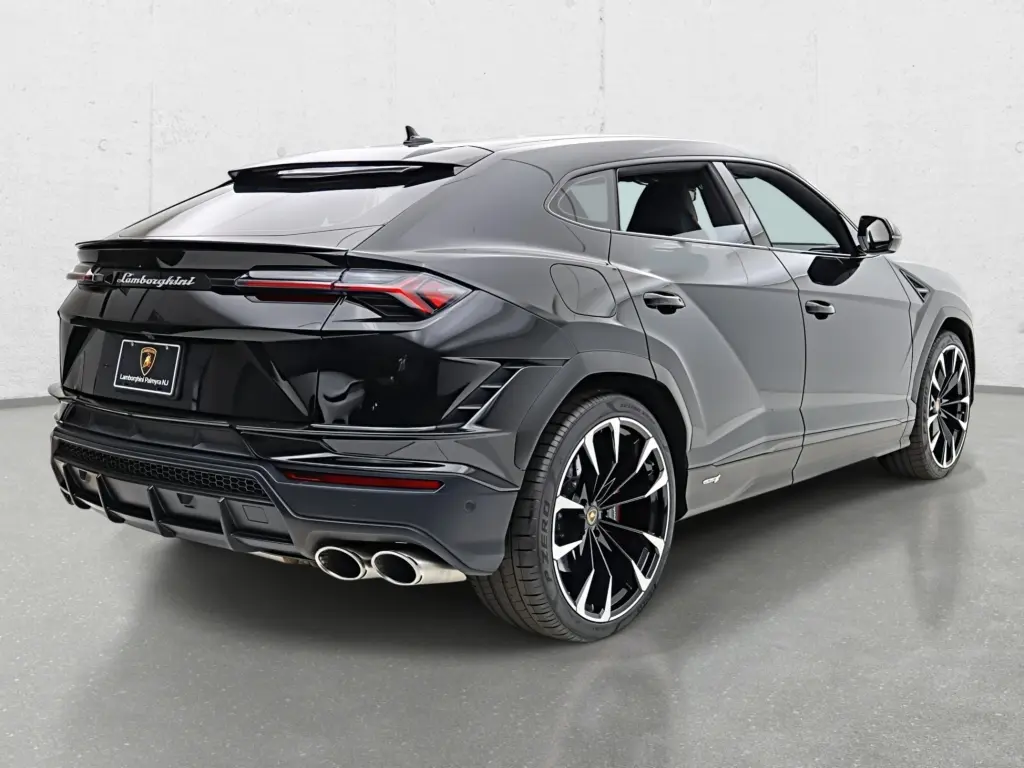 Image for 2024 Urus S at position 3