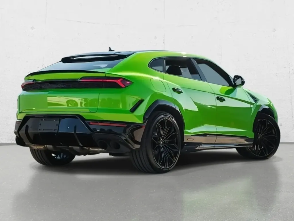 Image for 2025 Urus SE at position 3
