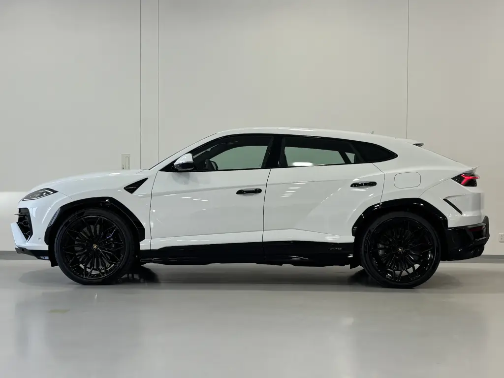 Image for 2025 Urus SE at position 4