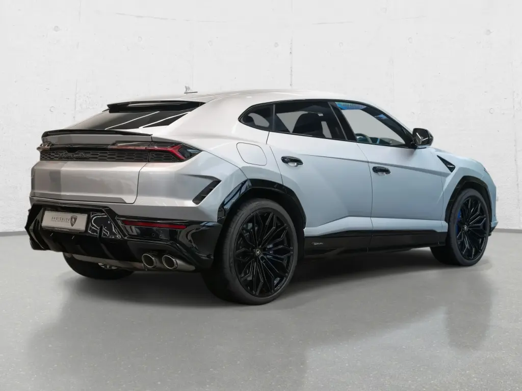 Image for 2025 Urus SE at position 3