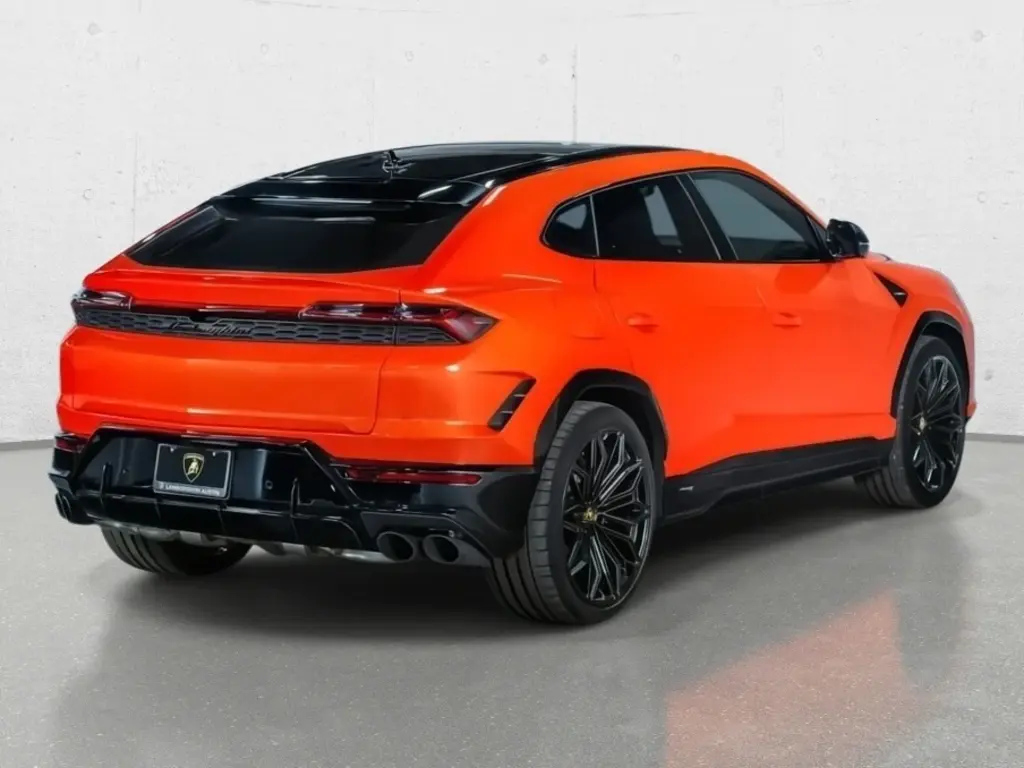 Image for 2025 Urus SE at position 3