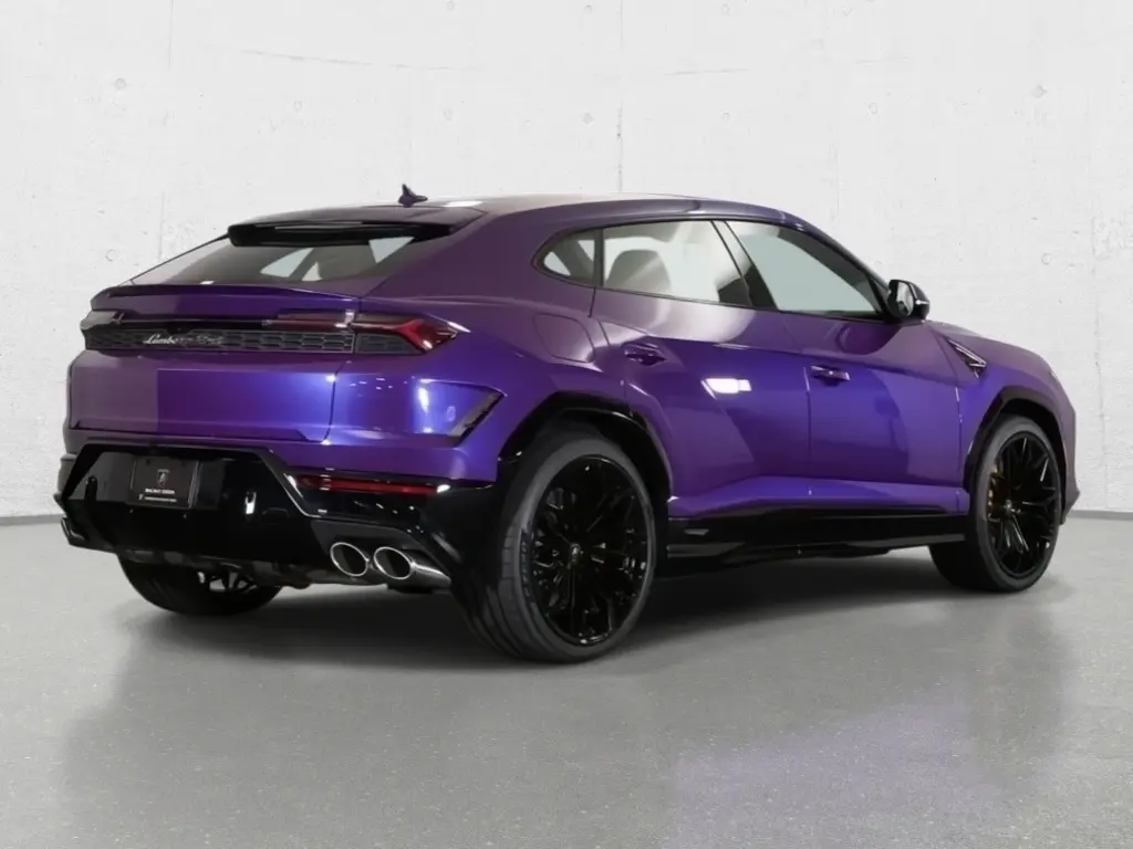 Image for 2025 Urus SE at position 3