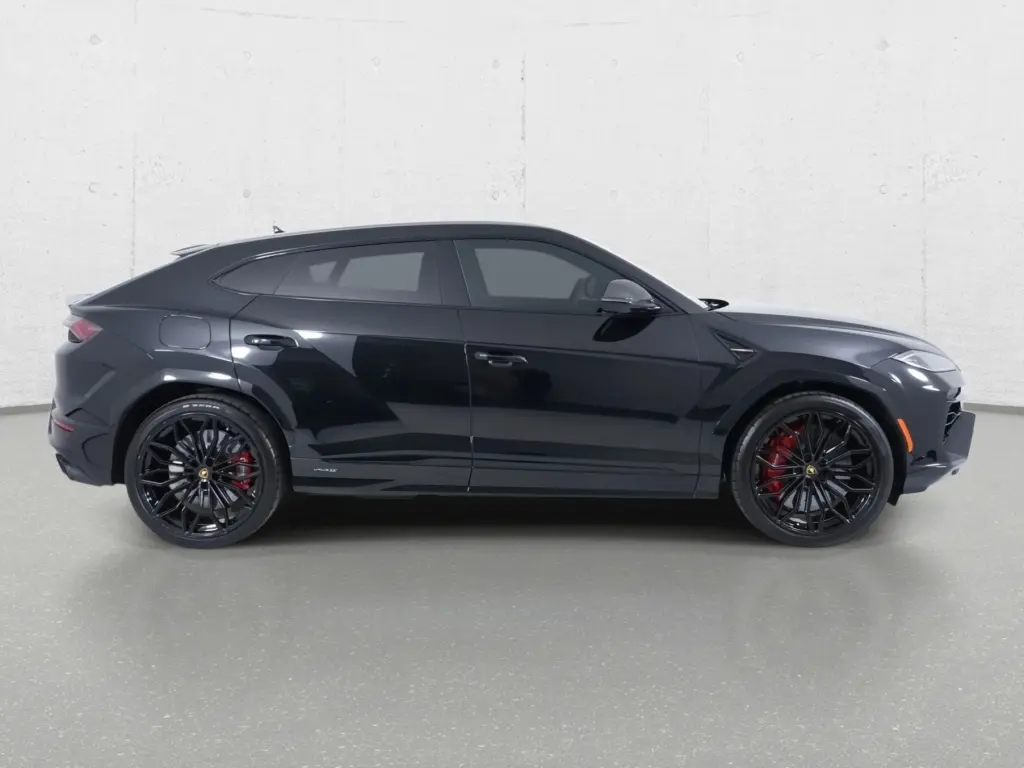 Image for 2025 Urus SE at position 2