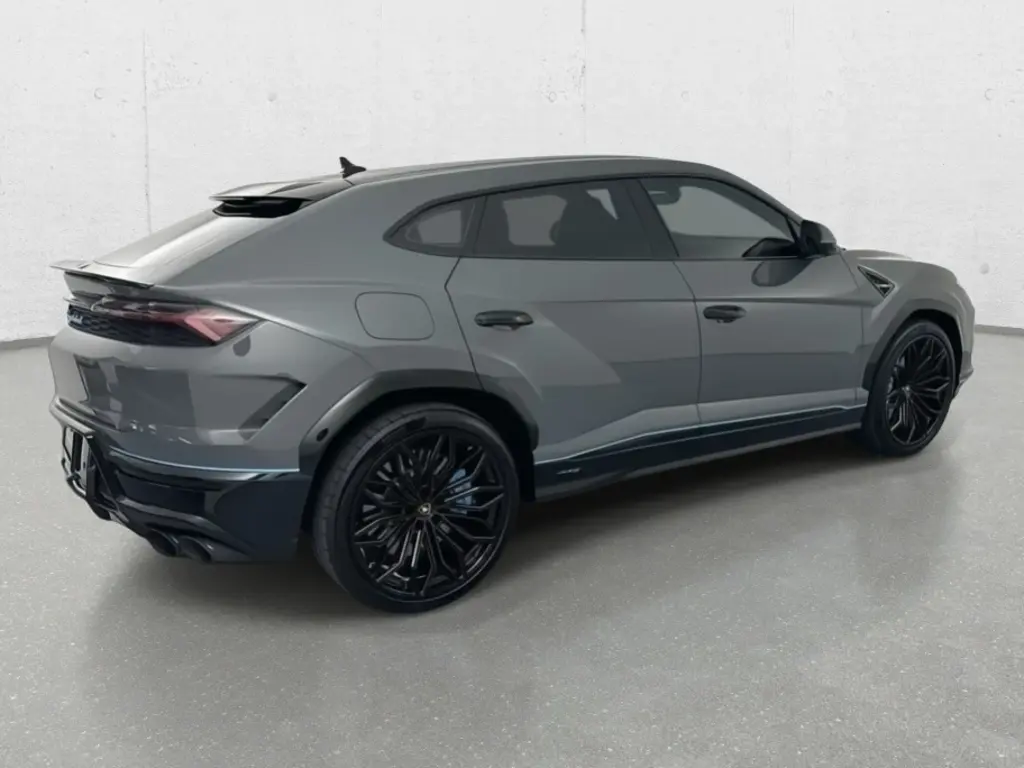 Image for 2025 Urus SE at position 3