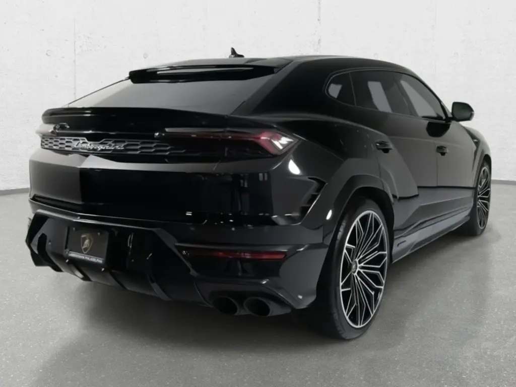 Image for 2025 Urus SE at position 3