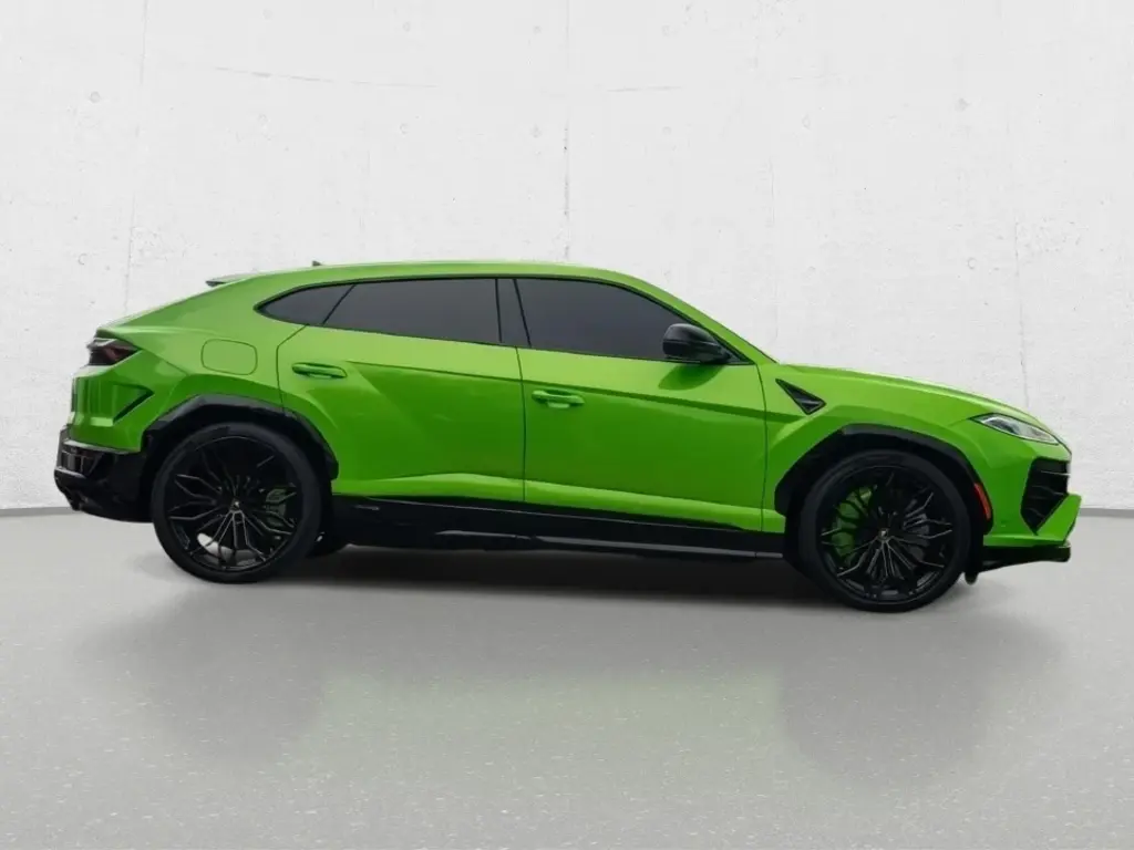 Image for 2025 Urus SE at position 2
