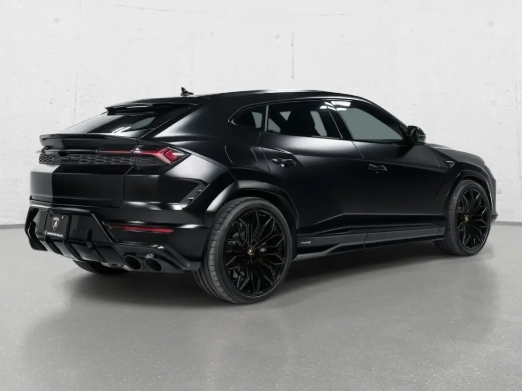 Image for 2025 Urus SE at position 3