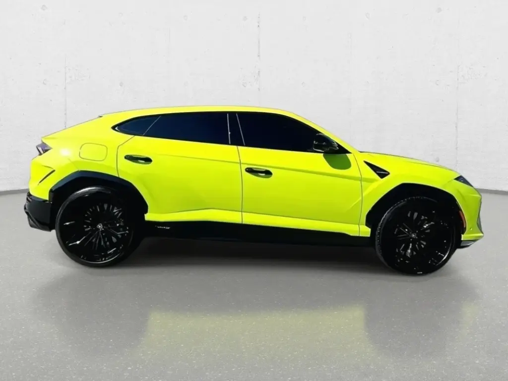Image for 2025 Urus SE at position 2