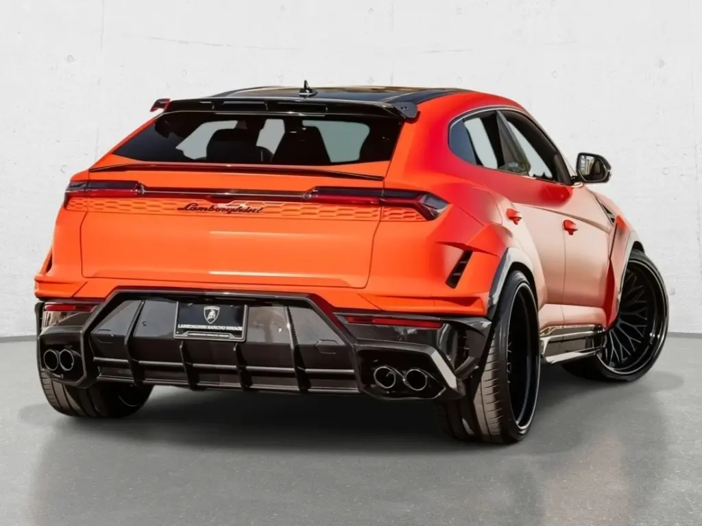 Image for 2025 Urus SE at position 3