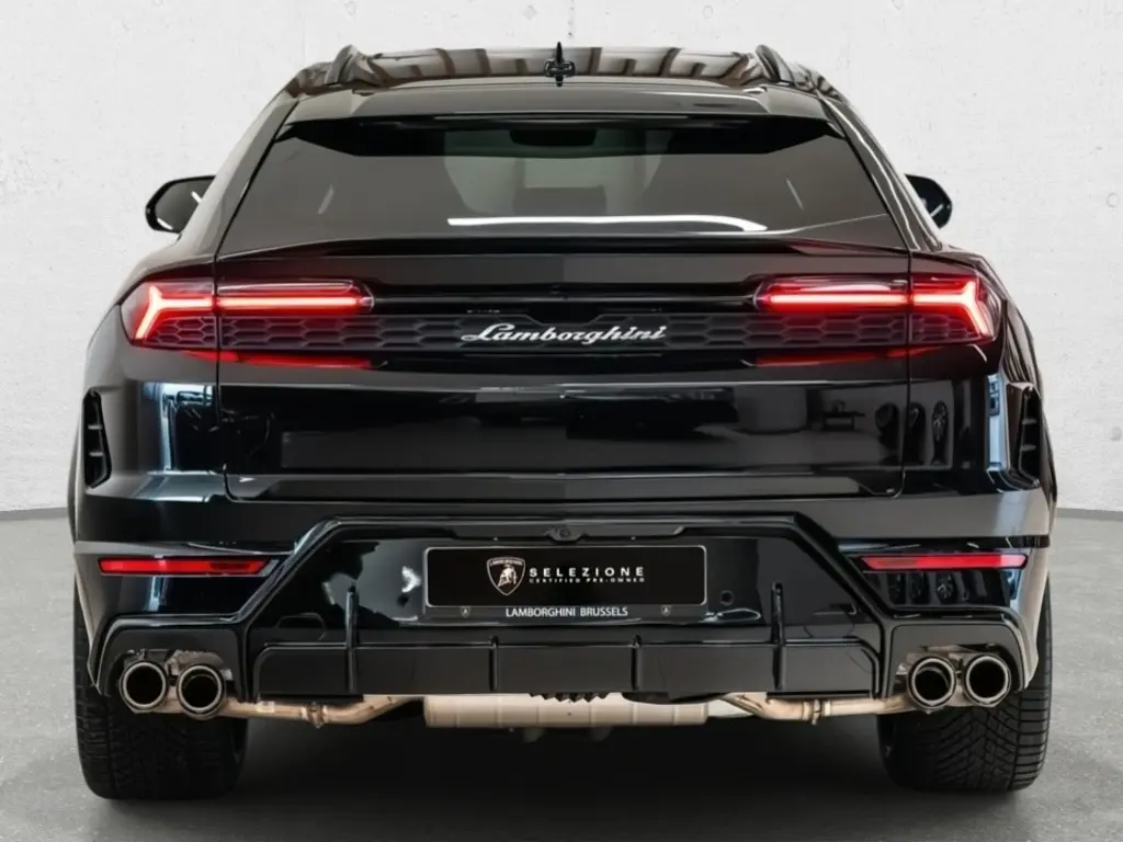 Image for 2026 Urus SE at position 4