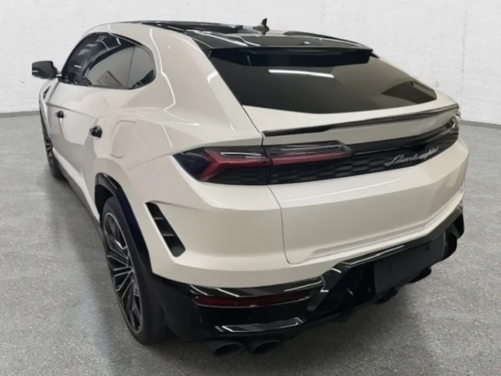 Image for 2026 Urus SE at position 3