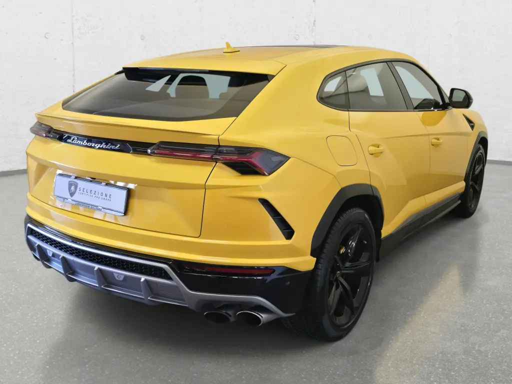 Image for 2019 Urus at position 3