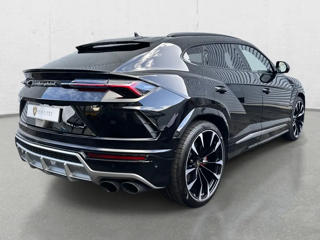 Image for 2020 Urus at position 3