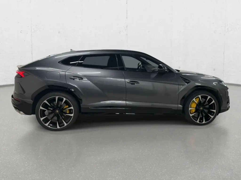 Image for 2020 Urus at position 2