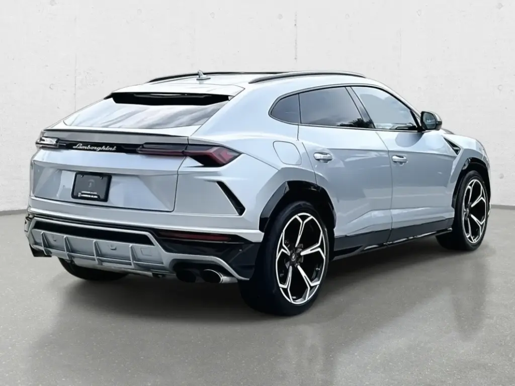 Image for 2020 Urus at position 3