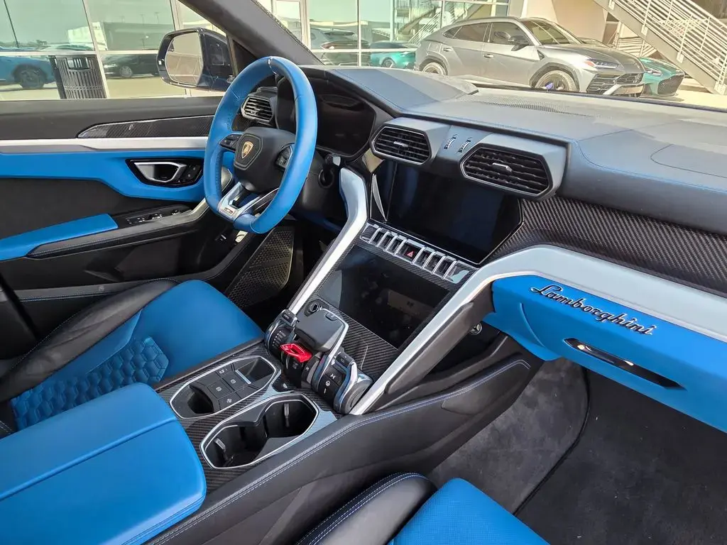 Image for 2020 Urus at position 6