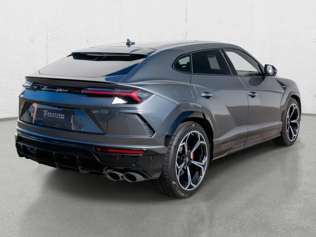 Image for 2021 Urus at position 3