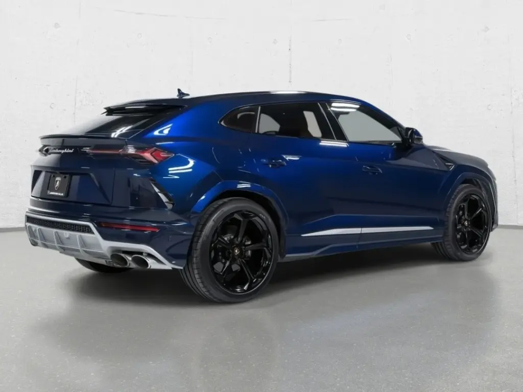 Image for 2021 Urus at position 3