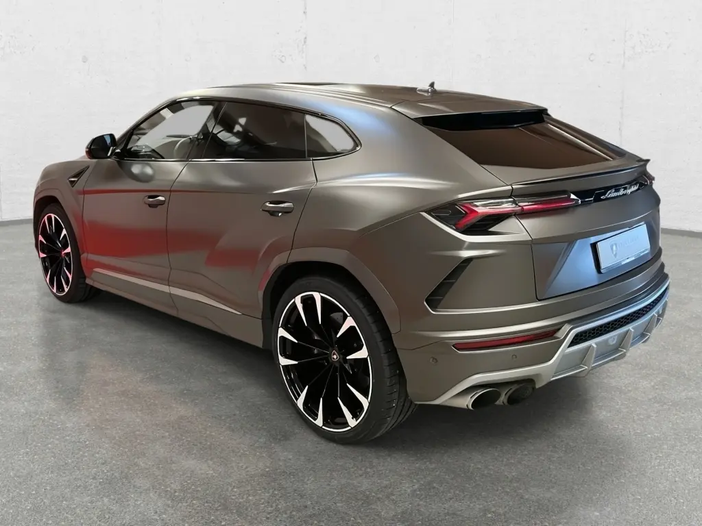 Image for 2022 Urus at position 4
