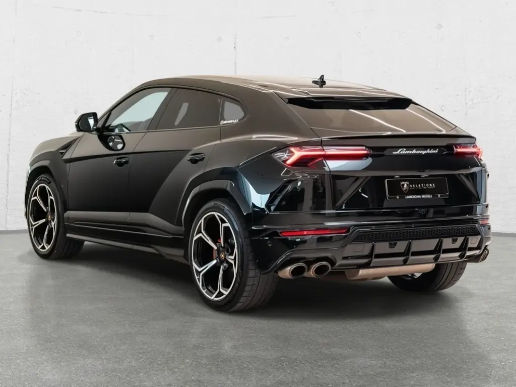 Image for 2022 Urus at position 3
