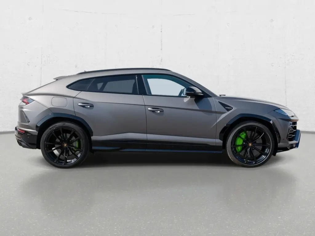 Image for 2022 Urus at position 2