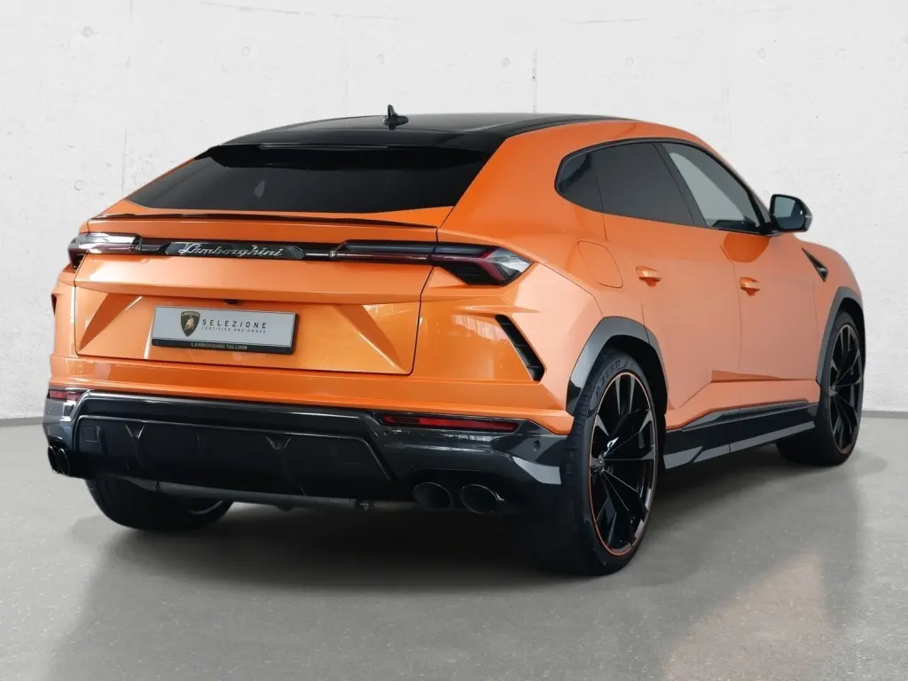 Image for 2022 Urus at position 3