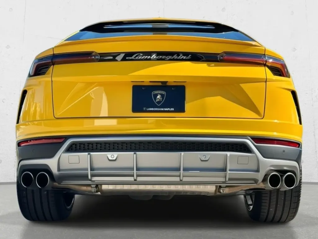 Image for 2022 Urus at position 4