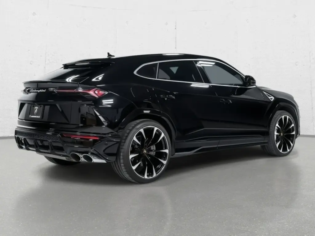 Image for 2022 Urus at position 3