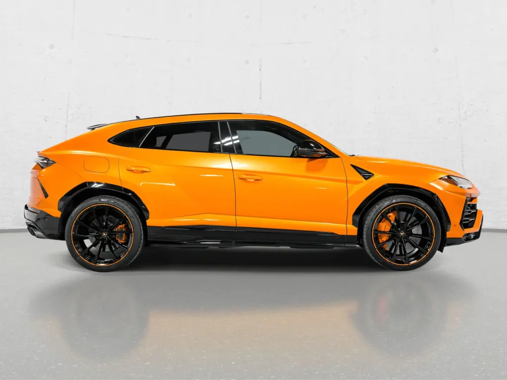 Image for 2022 Urus at position 2