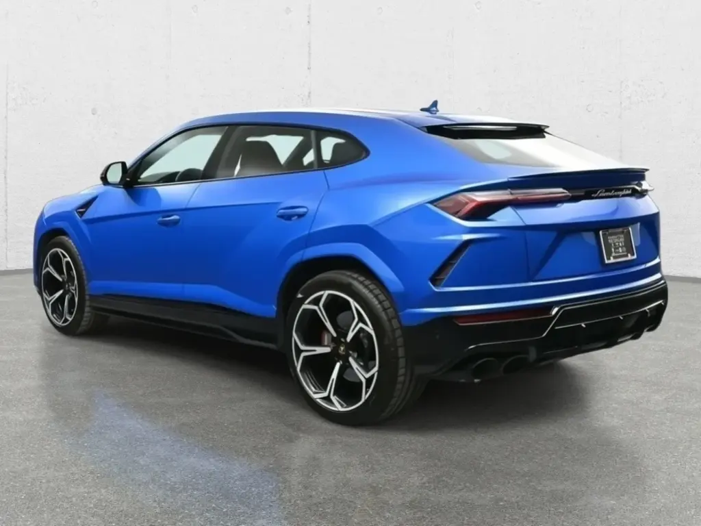 Image for 2022 Urus at position 3