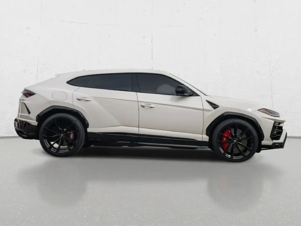 Image for 2022 Urus at position 2