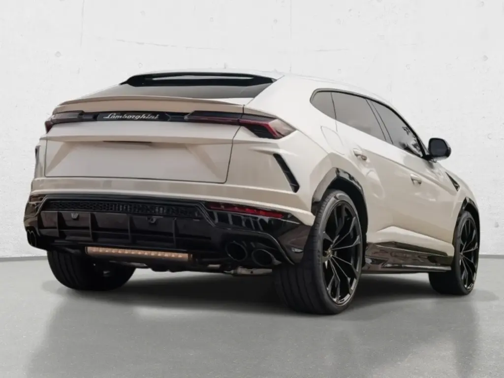 Image for 2022 Urus at position 3