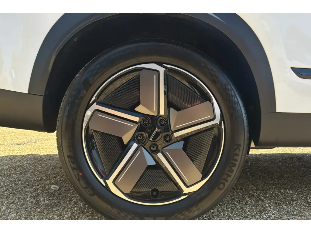 Image for 2025 JAECOO 7 Deluxe Petrol at position 4