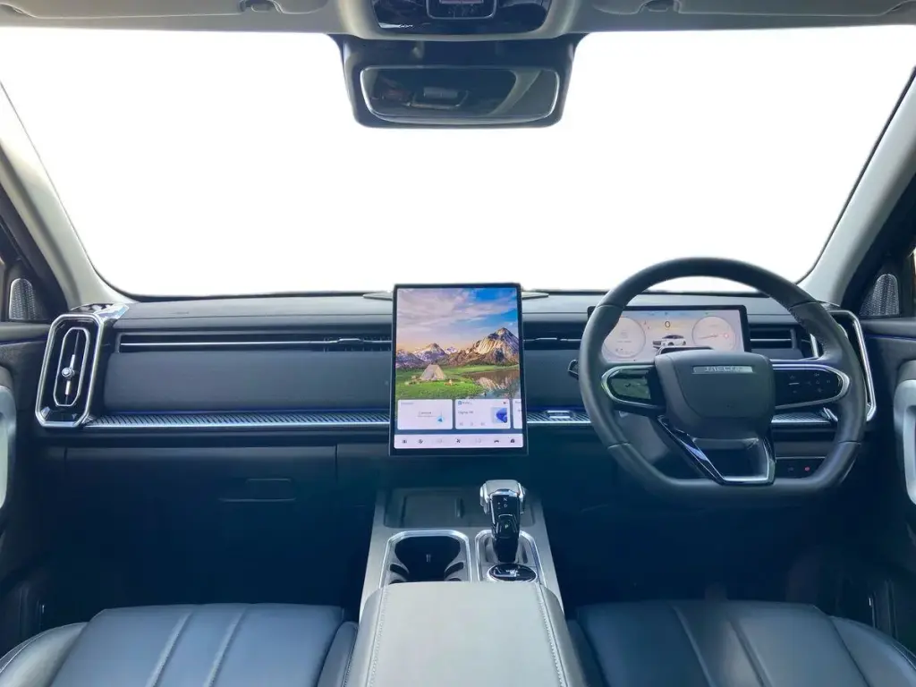 Image for 2025 JAECOO 7 Deluxe Petrol at position 3