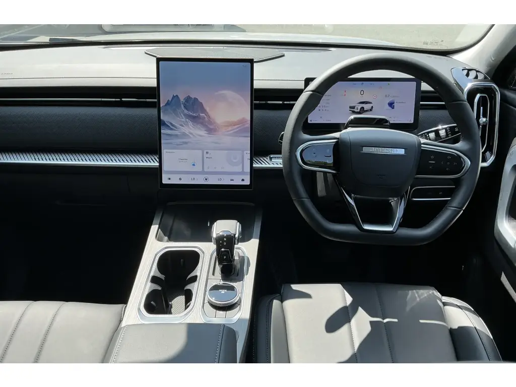Image for 2025 JAECOO 7 Deluxe Petrol at position 3