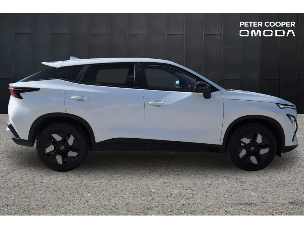Image for 2025 OMODA 5 Knight Petrol at position 5