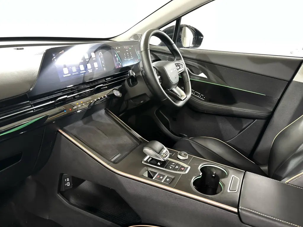 Image for 2024 OMODA 5 Noble Petrol at position 3