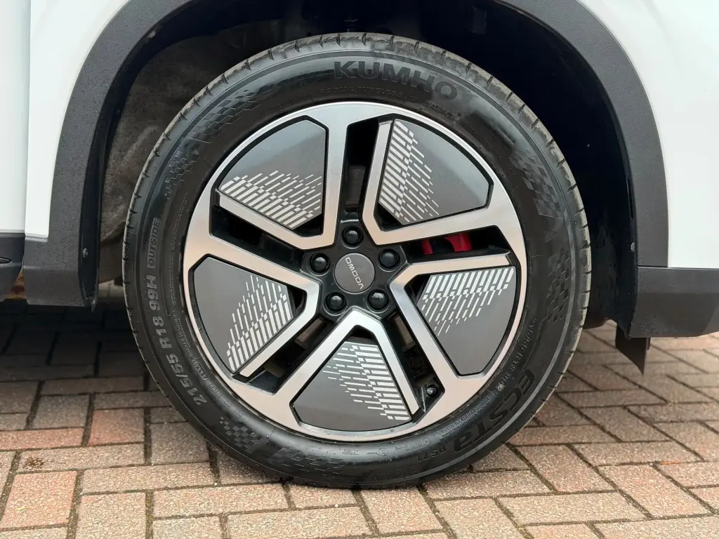 Image for 2024 OMODA 5 Noble Petrol at position 4
