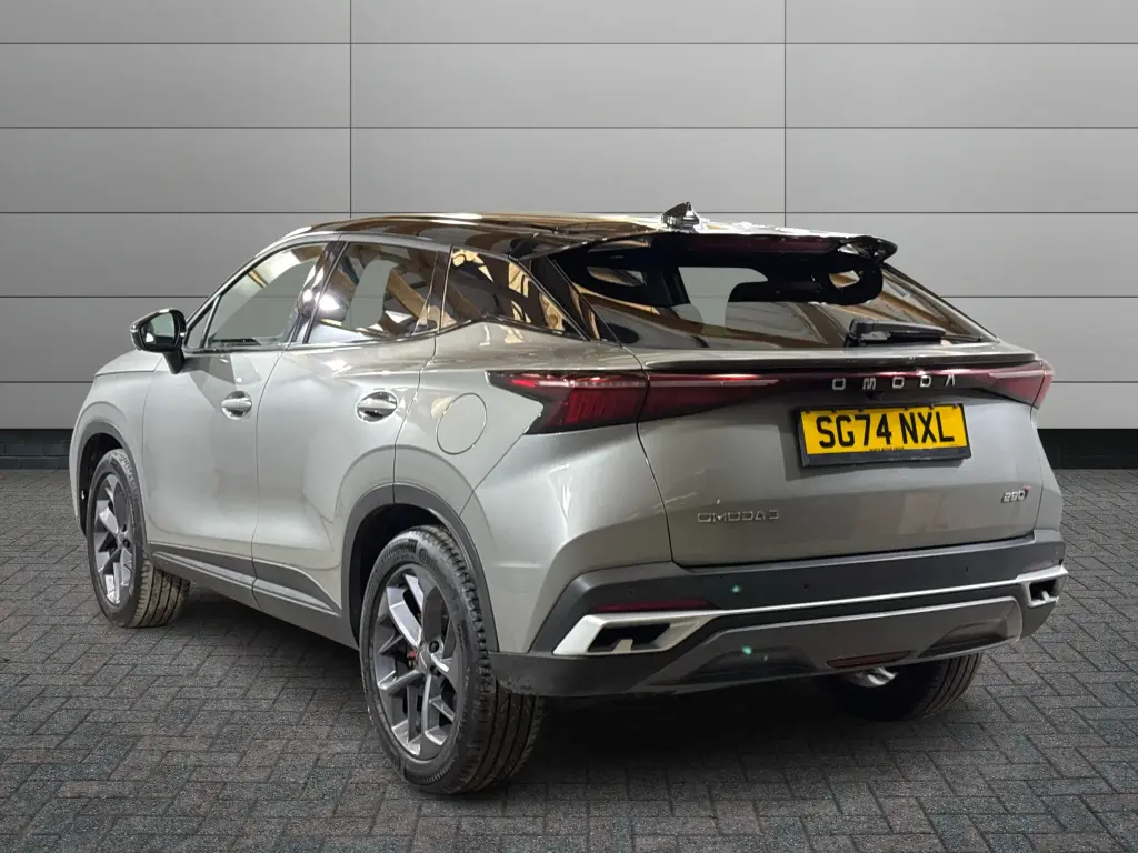 Image for 2024 OMODA 5 Noble Petrol at position 2