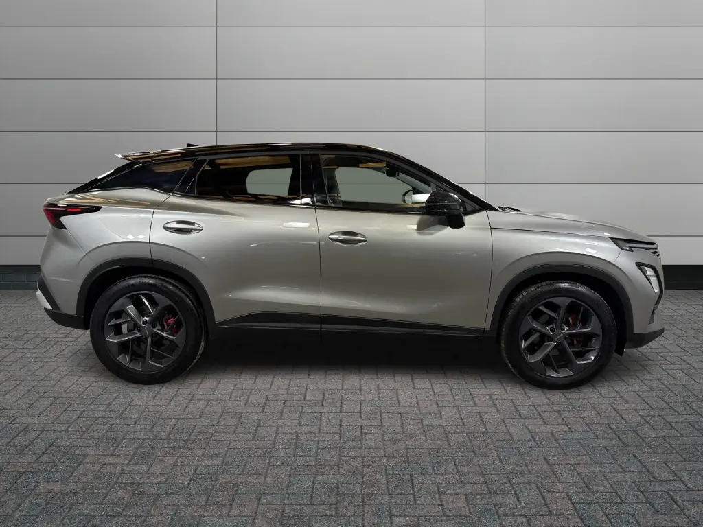 Image for 2024 OMODA 5 Noble Petrol at position 5