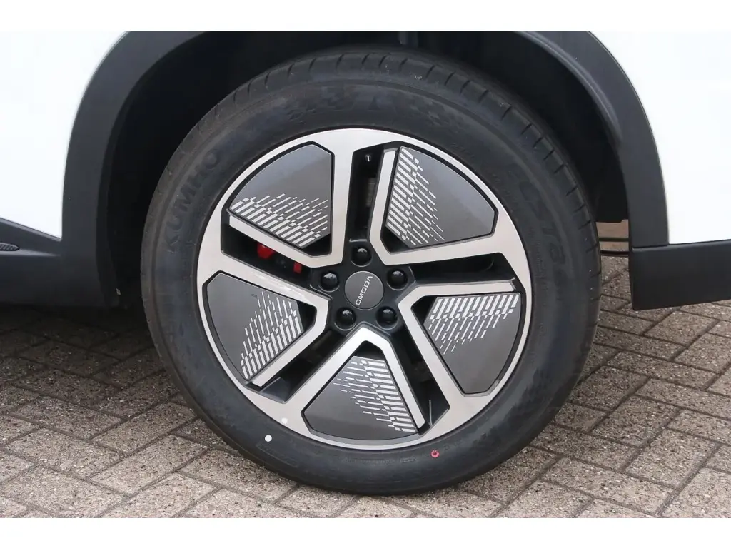 Image for 2025 OMODA 5 Noble Petrol at position 4