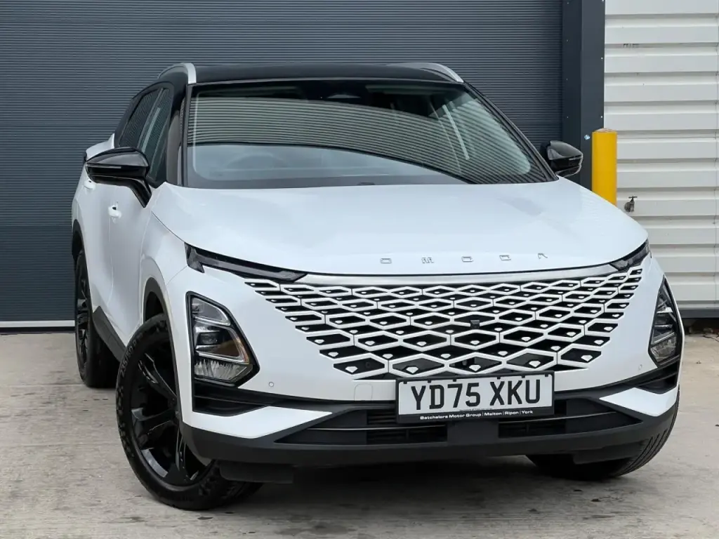 Image for 2025 OMODA 5 Noble Petrol at position 1