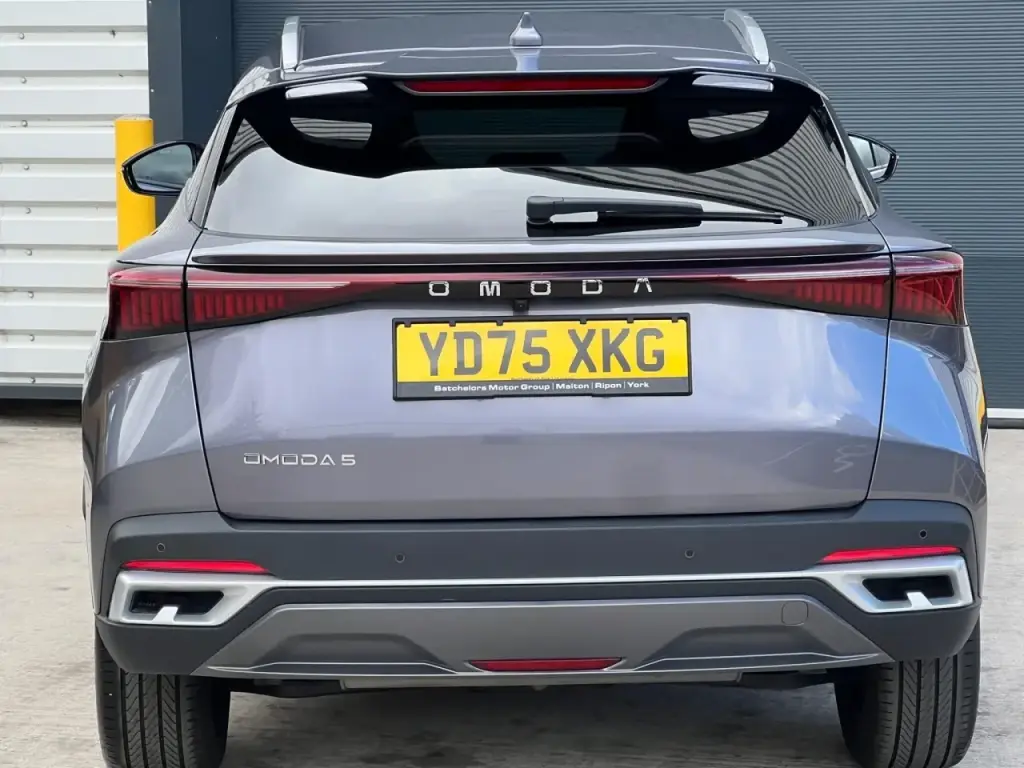 Image for 2025 OMODA 5 Noble Petrol at position 5