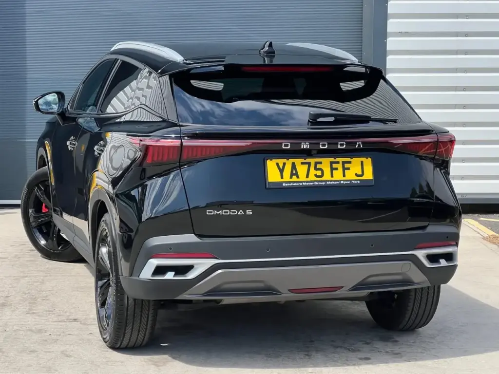 Image for 2025 OMODA 5 Noble Petrol at position 2